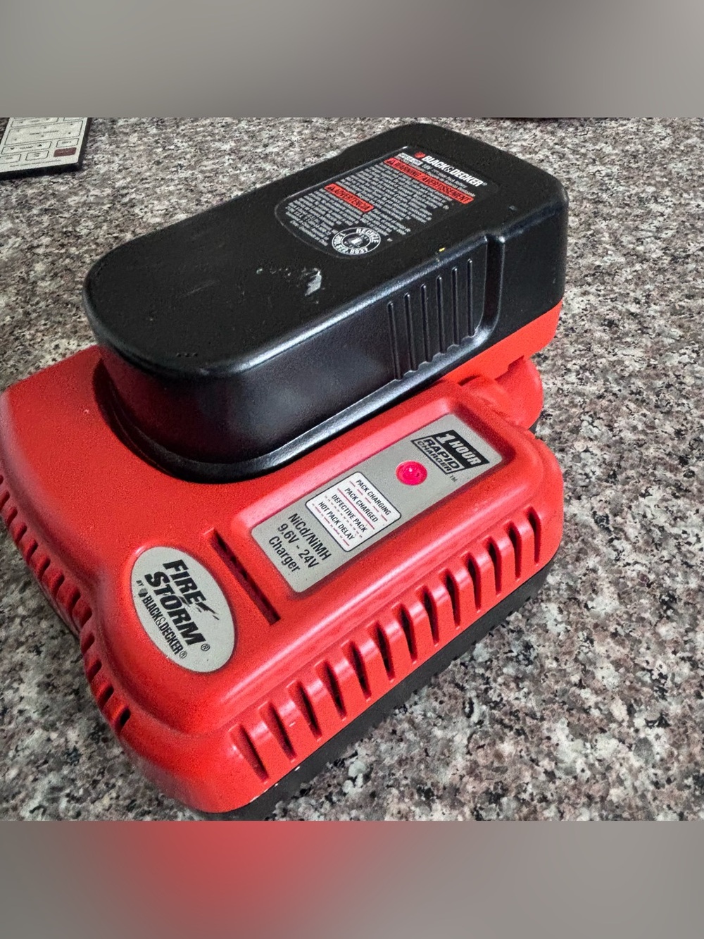 Black & Decker Fire Storm 9.6V-24V Charger And 12V Battery Pack
